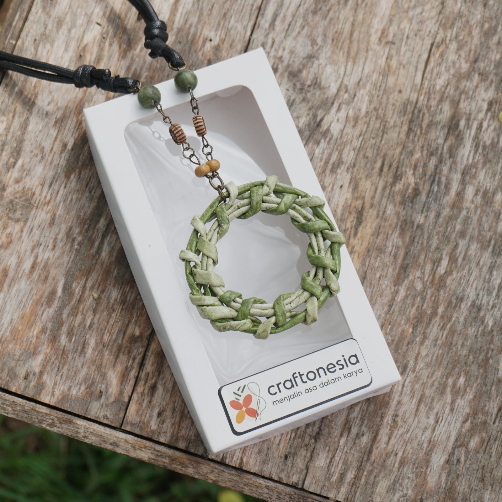 KALUNG ANYAM ETNIK 